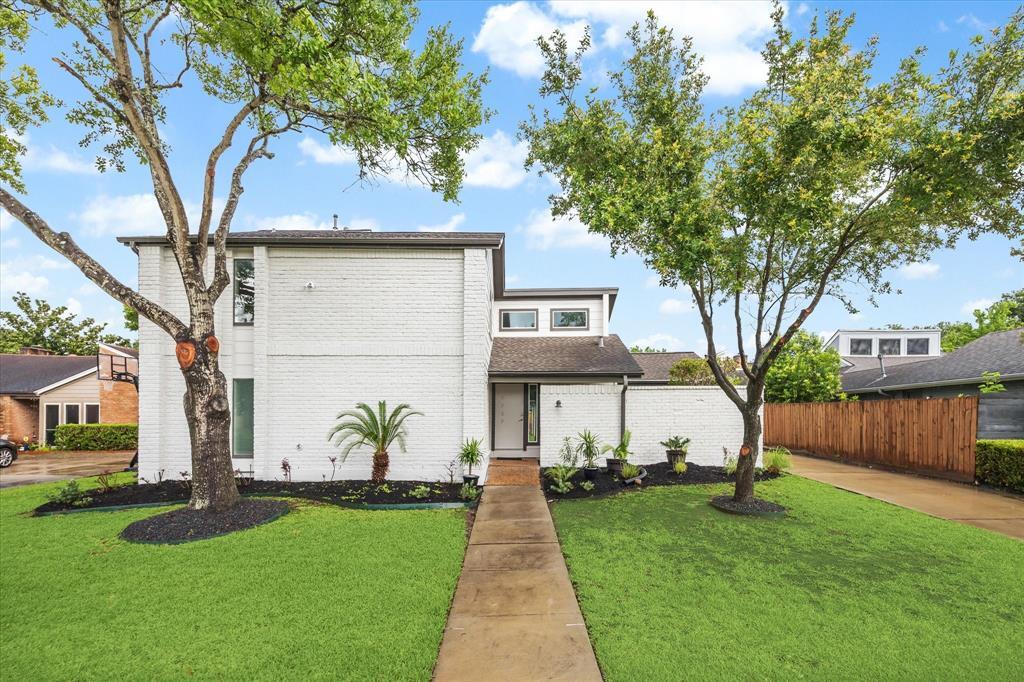 Foto principal - 1727 S Kirkwood Rd