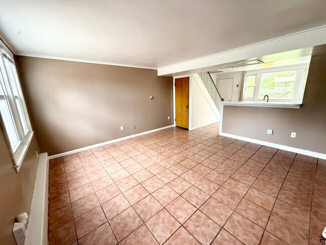 Foto del edificio - 6331 104th St