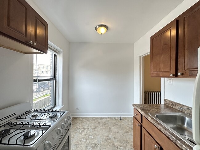 Building Photo - 2651 N Spaulding Ave