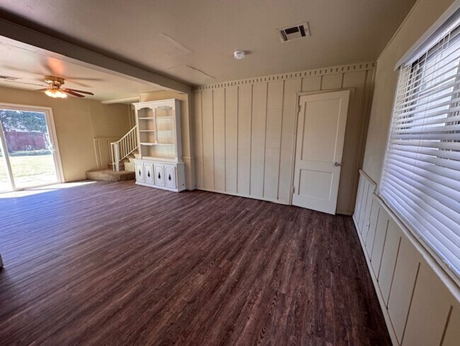 Foto del edificio - 2916 Shirley Ln
