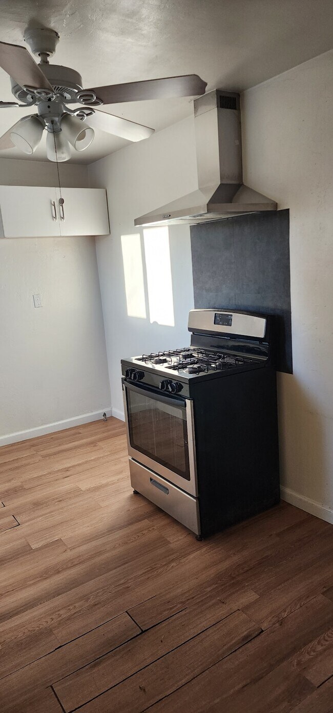 Foto del edificio - 5890 Challen Ave