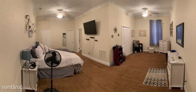 Building Photo - 3 br, 2 bath House - 426 1/2 N Roane St