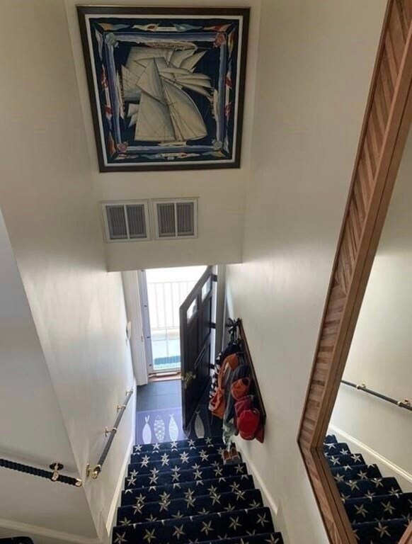 Building Photo - 24 Lee St