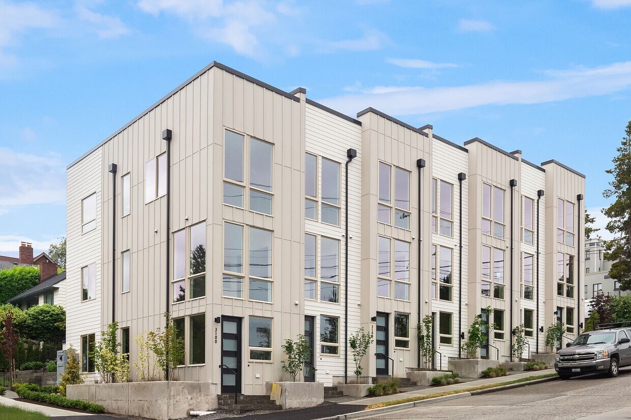 Primary Photo - Ravenna/Bryant Townhome