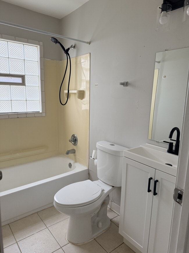 Foto del edificio - 21576 Audrey Ave