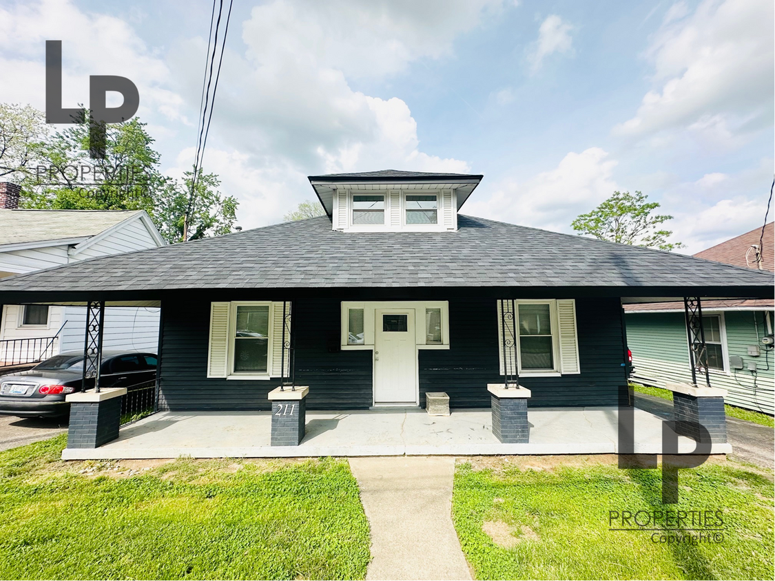 Primary Photo - 211 E Sixth St