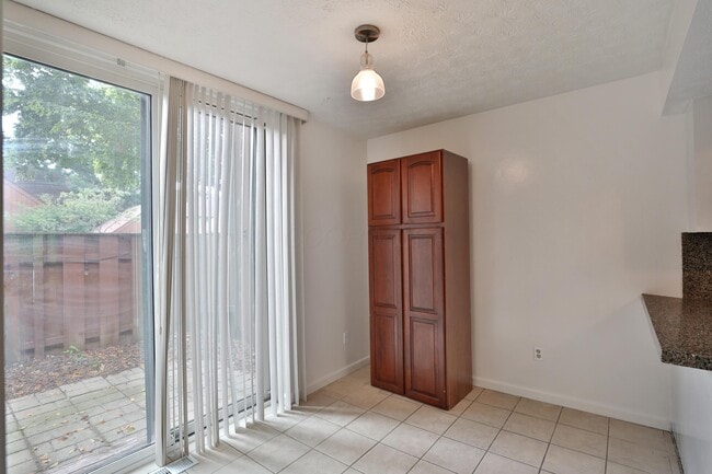 Building Photo - 4966 Wintersong Ln