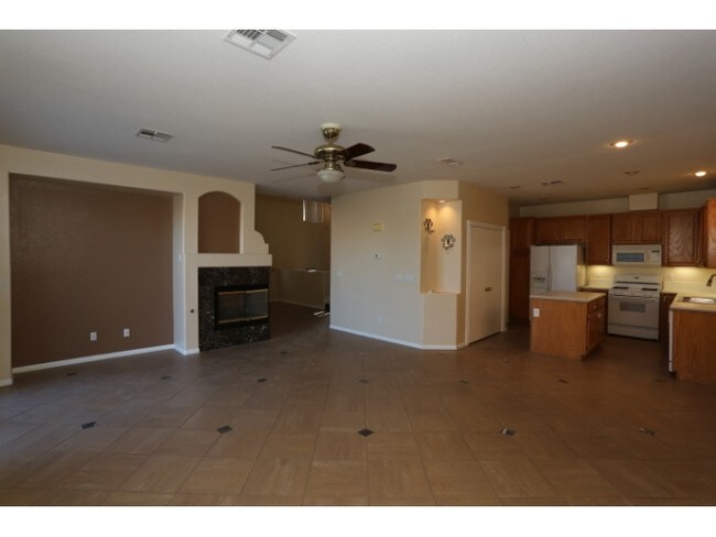 Building Photo - 400 Silver Grove St