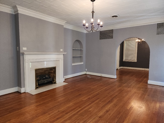 Building Photo - 2408 Dauphin St