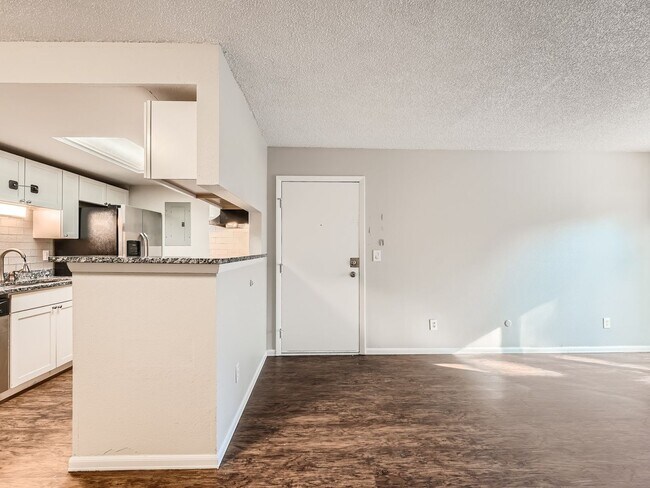 Foto del edificio - 2 Bed, 2 Bath Condo in Aurora!