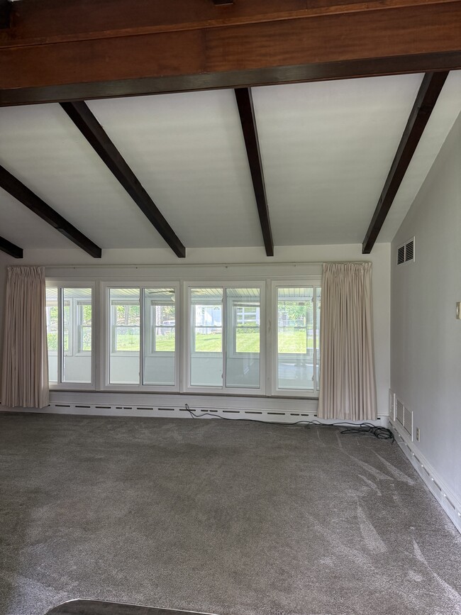 Building Photo - 317 West Dr
