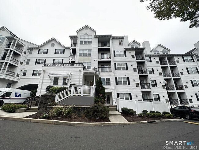 Foto del edificio - 100 Glenbrook Rd