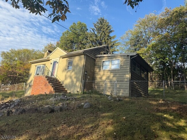 Foto del edificio - 980 Black Oak Ridge Rd