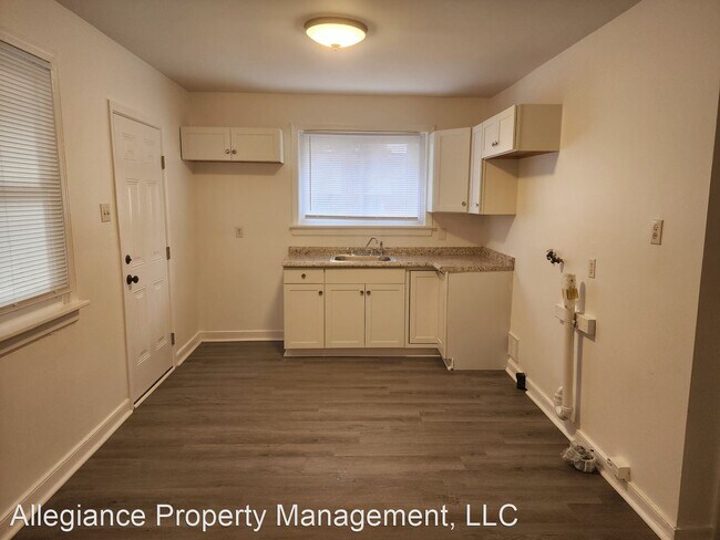 Building Photo - 2 br, 1 bath House - 3106 Parkdale Rd