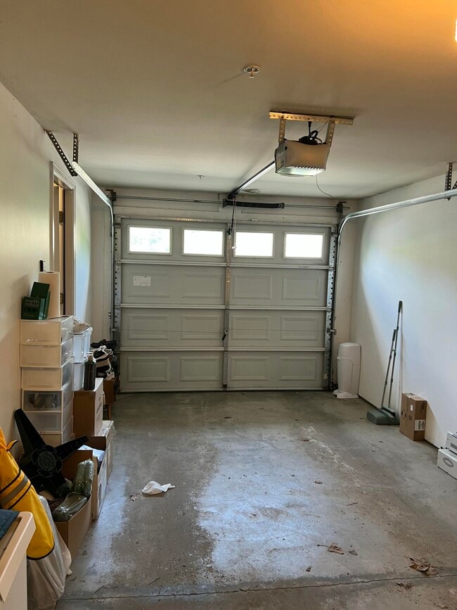 Building Photo - 39792 Rockcrest Cir