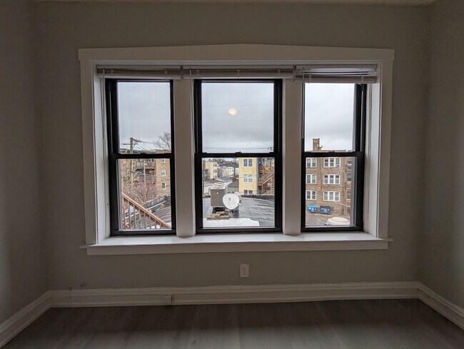 Foto del edificio - 2234 W Wilson Ave