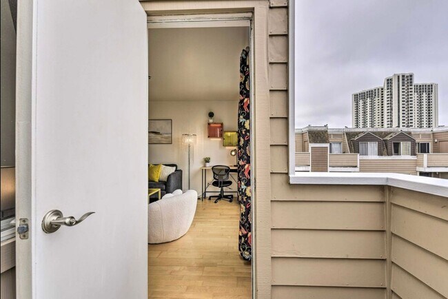 Foto del edificio - COMING SOON!!! BEAUTIFUL 1BD/1BA CONDO IN EMERYVILLE CA