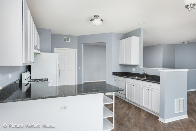 Building Photo - 24309 Whispering Trails Dr