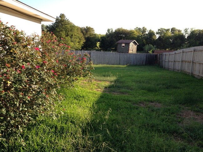Building Photo - 206 Wilderness Trl