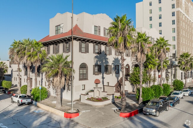 Building Photo - Jackson Square