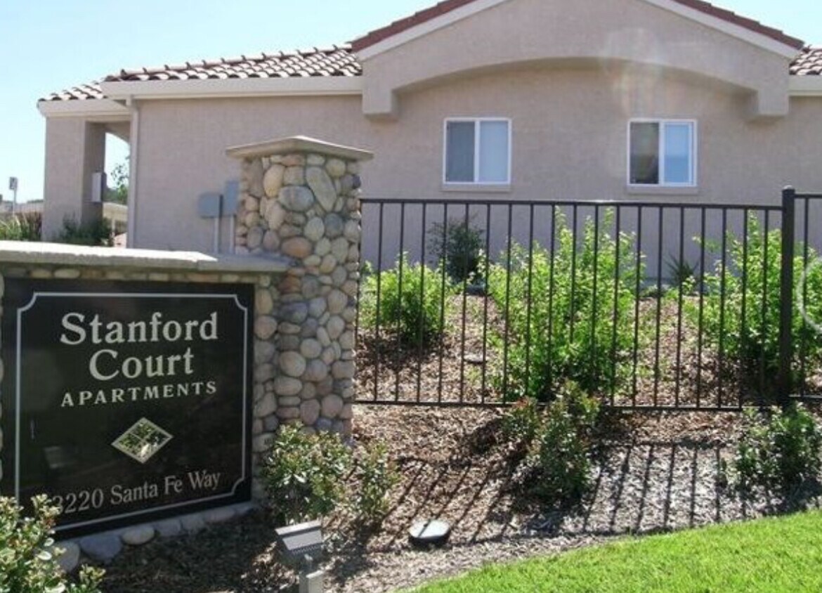 Foto principal - Stanford Court Senior Living