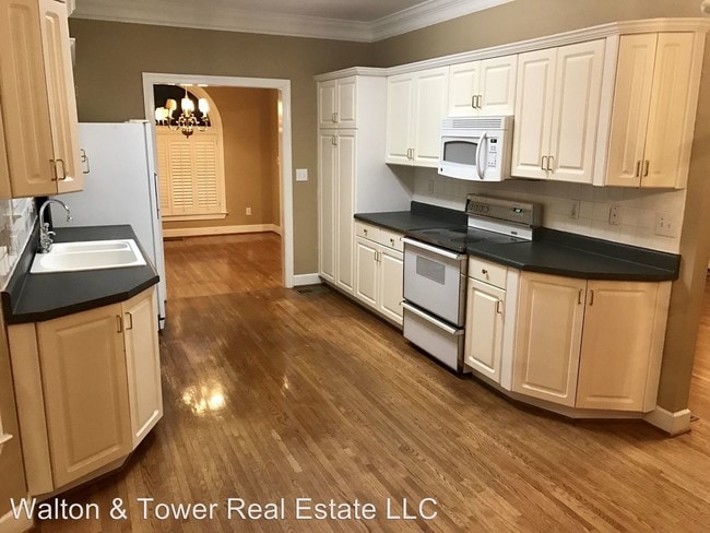 Building Photo - 3070 Old Stone Dr