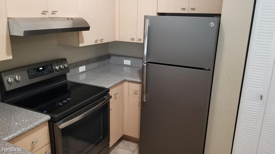 Primary Photo - 3 br, 2 bath House - 250 Crestwood Cir Apt...