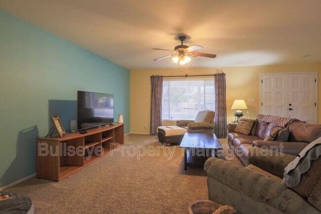 Foto del edificio - 2845 E Sierra St