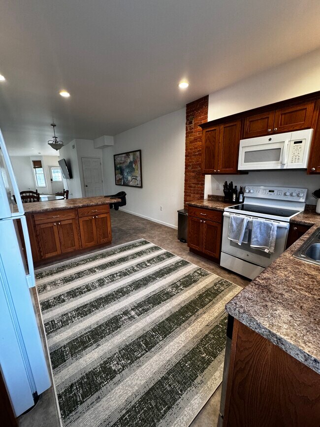 Foto del edificio - 920 Center Pl