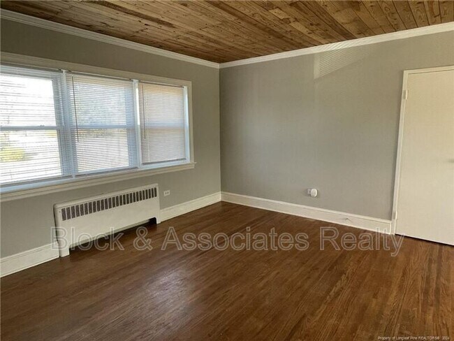 Building Photo - 1301 S 10th St
