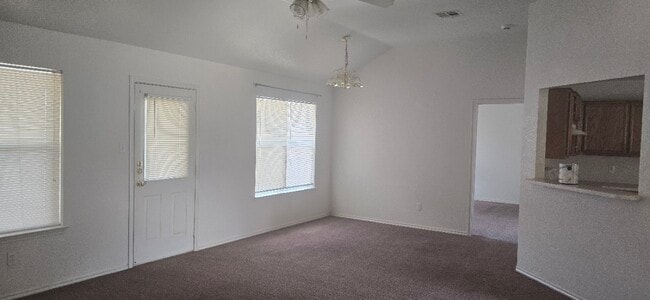 Building Photo - 2811 Maria Dr