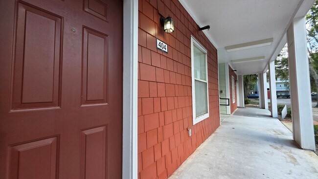 Foto del edificio - FOR RENT. 1 bedroom 1 bathroom condo first floor