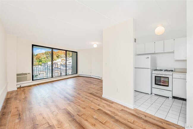 Foto del edificio - 1155 Warburton Ave