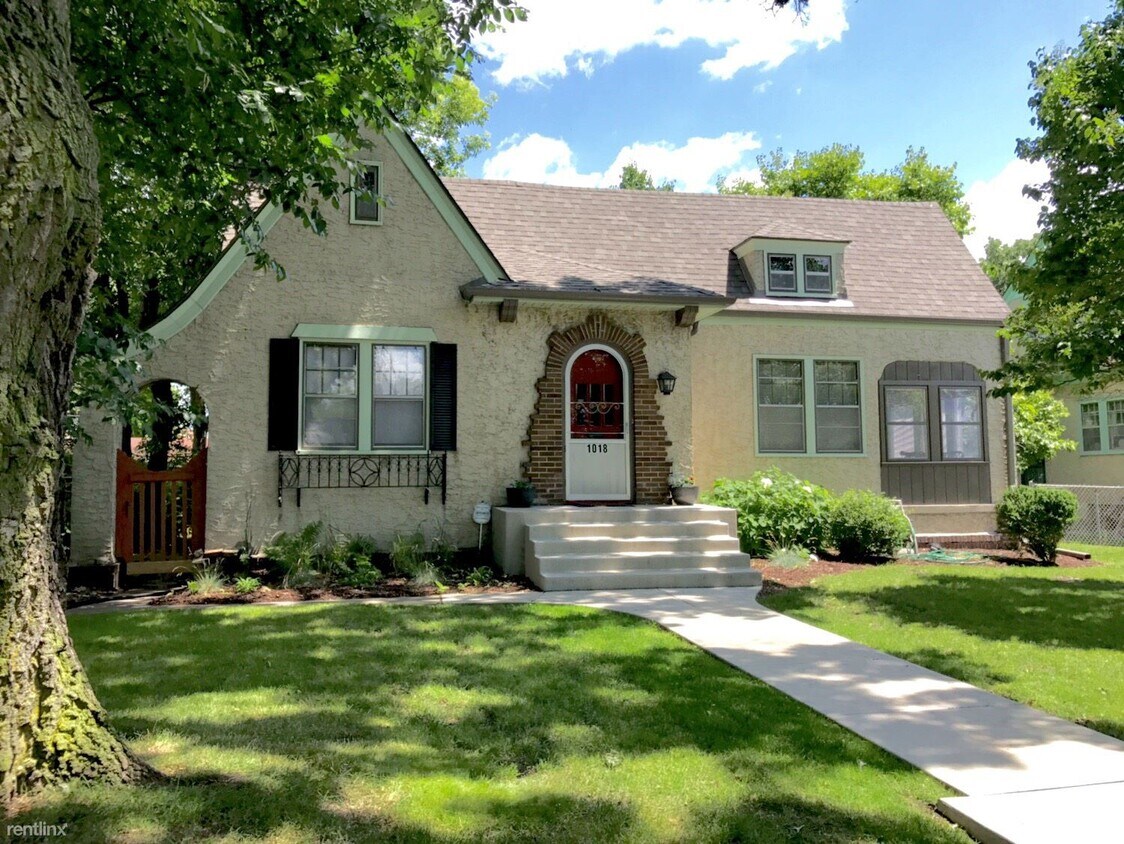 Primary Photo - 4 br, 1 bath House - 1018 Russell Avenue N...
