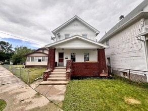 Building Photo - 1233 Halstead St