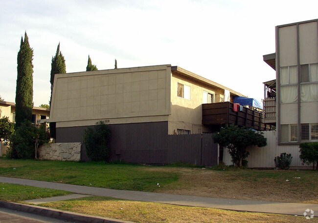 View of 1810 - 1810-1838 E Wilson Ave