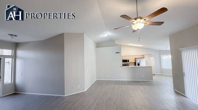Building Photo - Updated Beauty in Desert Harbor
