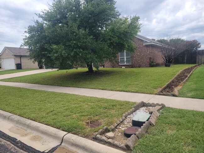 Building Photo - 4805 Joseph Dr