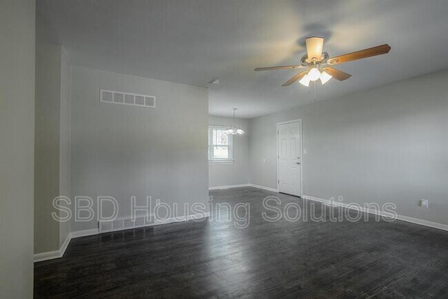 Foto del edificio - 3606 N Delaware St