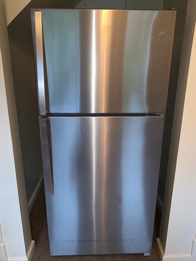 Refrigerator - 5812 De Giverville Ave