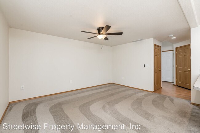 Building Photo - 3 br, 2.5 bath House - 5228 SE Hull Ave.