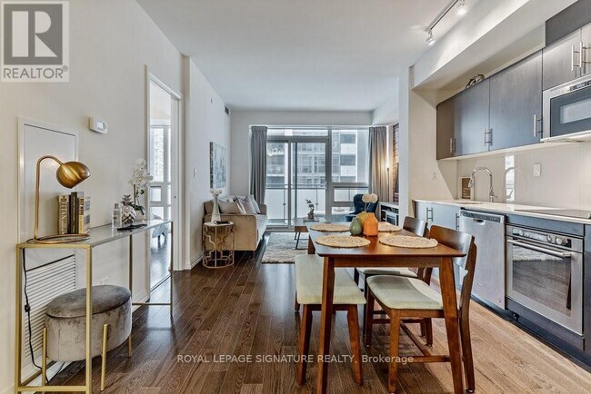 Photo du bâtiment - 460-460 Adelaide St E