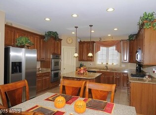 Building Photo - 12904 Vistaview Dr