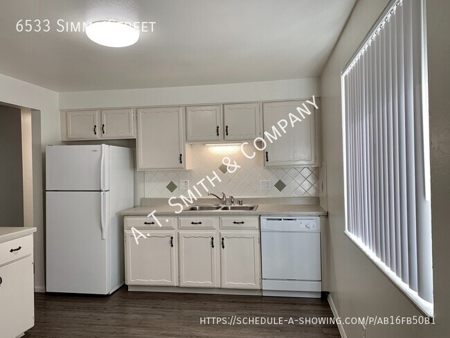 Foto del edificio - 6533 Simms St