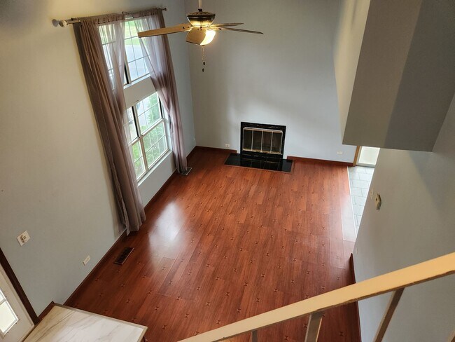 Foto del edificio - 357 Wisteria Dr