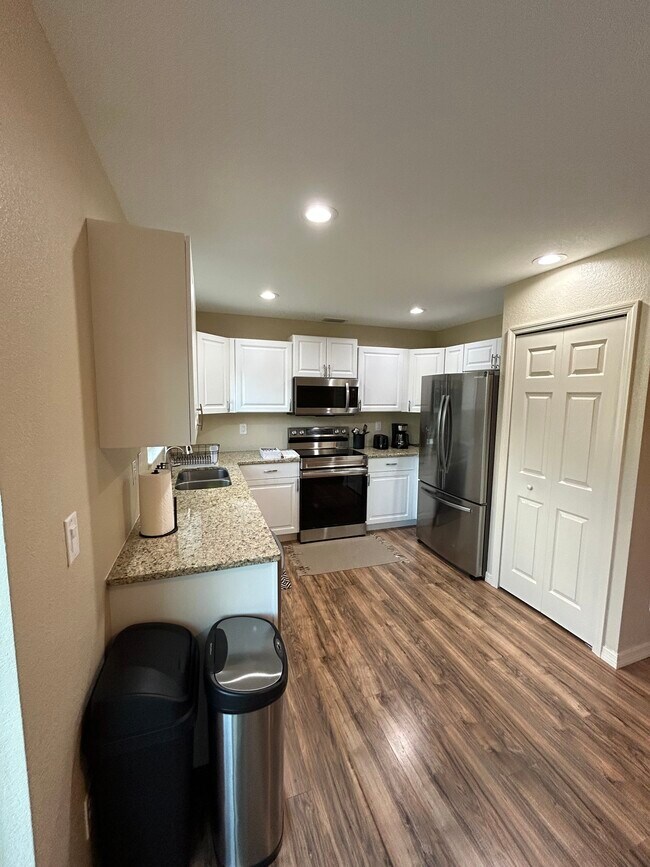 Kitchen - 2342 Manheim Ave