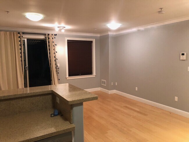 Living Space. - 85 Brady St