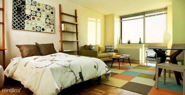 Foto del edificio - 3 br, 1 bath Apartment - 400 W 37th St