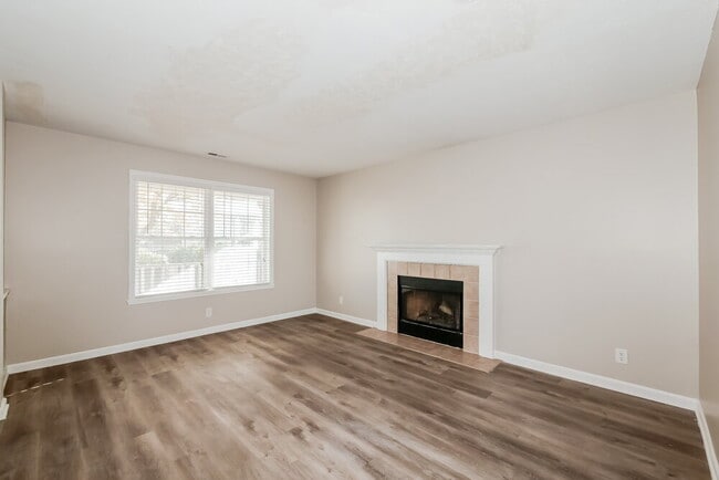 Building Photo - 8538 Baypointe Dr