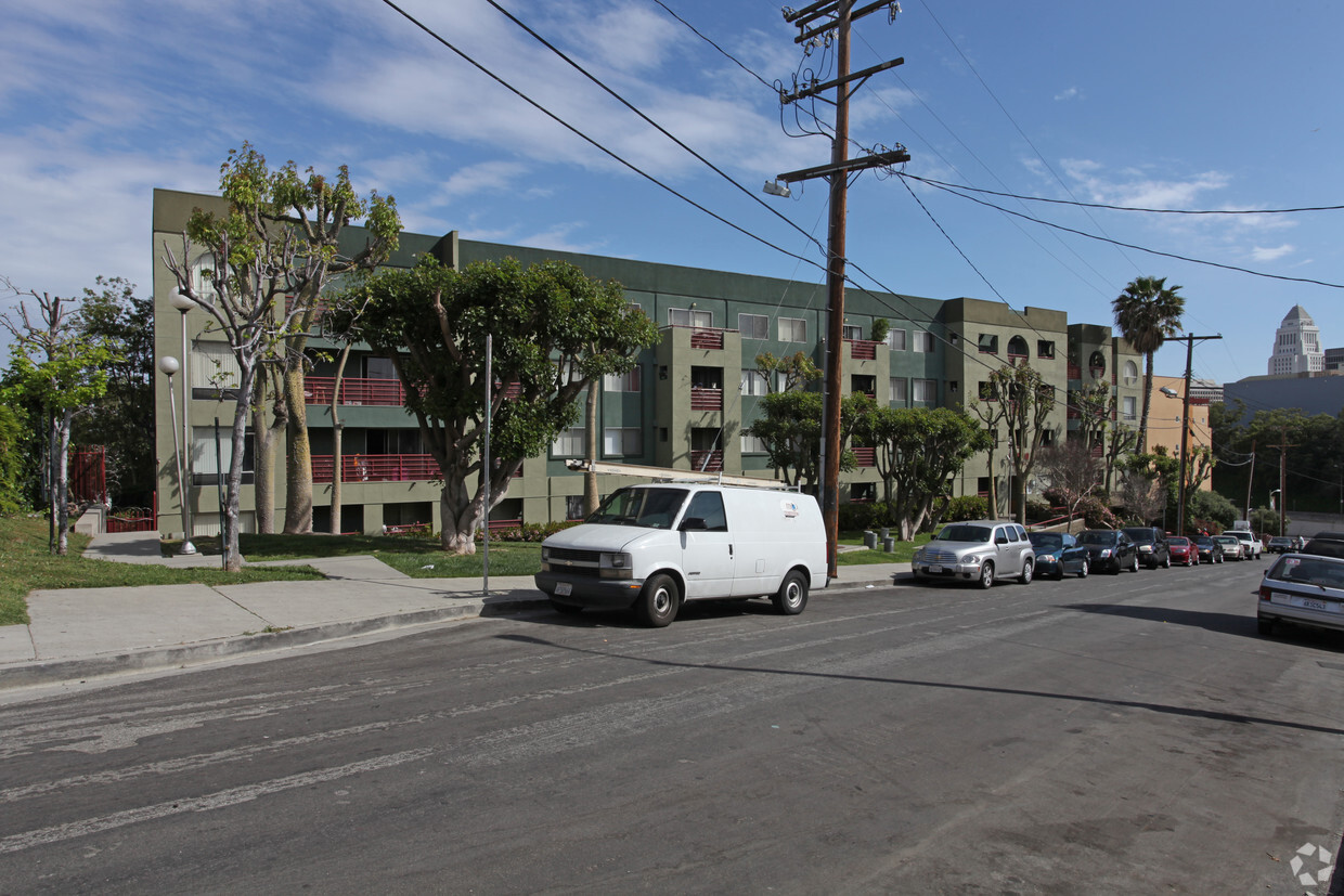 Primary Photo - Hillside Villa Apartments